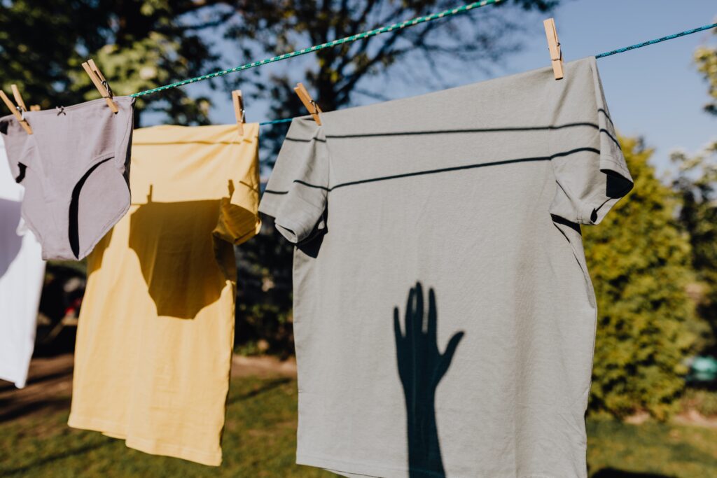 Czyste i pachnące ubrania wyprane w Niemieckim proszku do prania